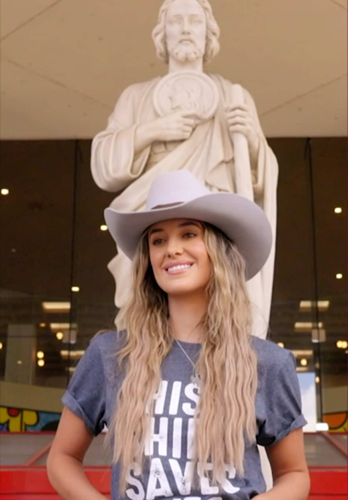 @Heart Like A Truck Fund Week of Giving Day 2 Spotlight: @St. Jude ❤️ St. Jude’s is an organization near and dear to my heart, as well as so many others. Every person I have met at St. Jude has inspired me and left a lasting impact. I am proud to partner with St. Jude for this year’s holiday campaign and to support the St. Jude kids fighting cancer. Join me and get your Music Gives #ThisShirtSavesLives today. Click the link in my bio to donate and submit your organizations for the Heart Like A Truck Fund Week of Giving!