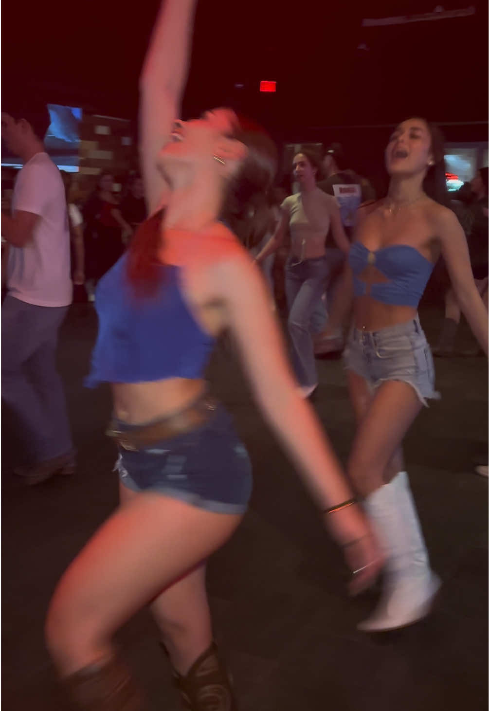 WAIT FOR THE TAG!!🤭 Thank you to everyone who did my line dance “ZONE OUT” last night🩷 If you learn it, please post it and tag me so I can see🥰 @djillmanik #fyp #linedance #linedancing #miami #dance #zoneout #clubcanthandleme 