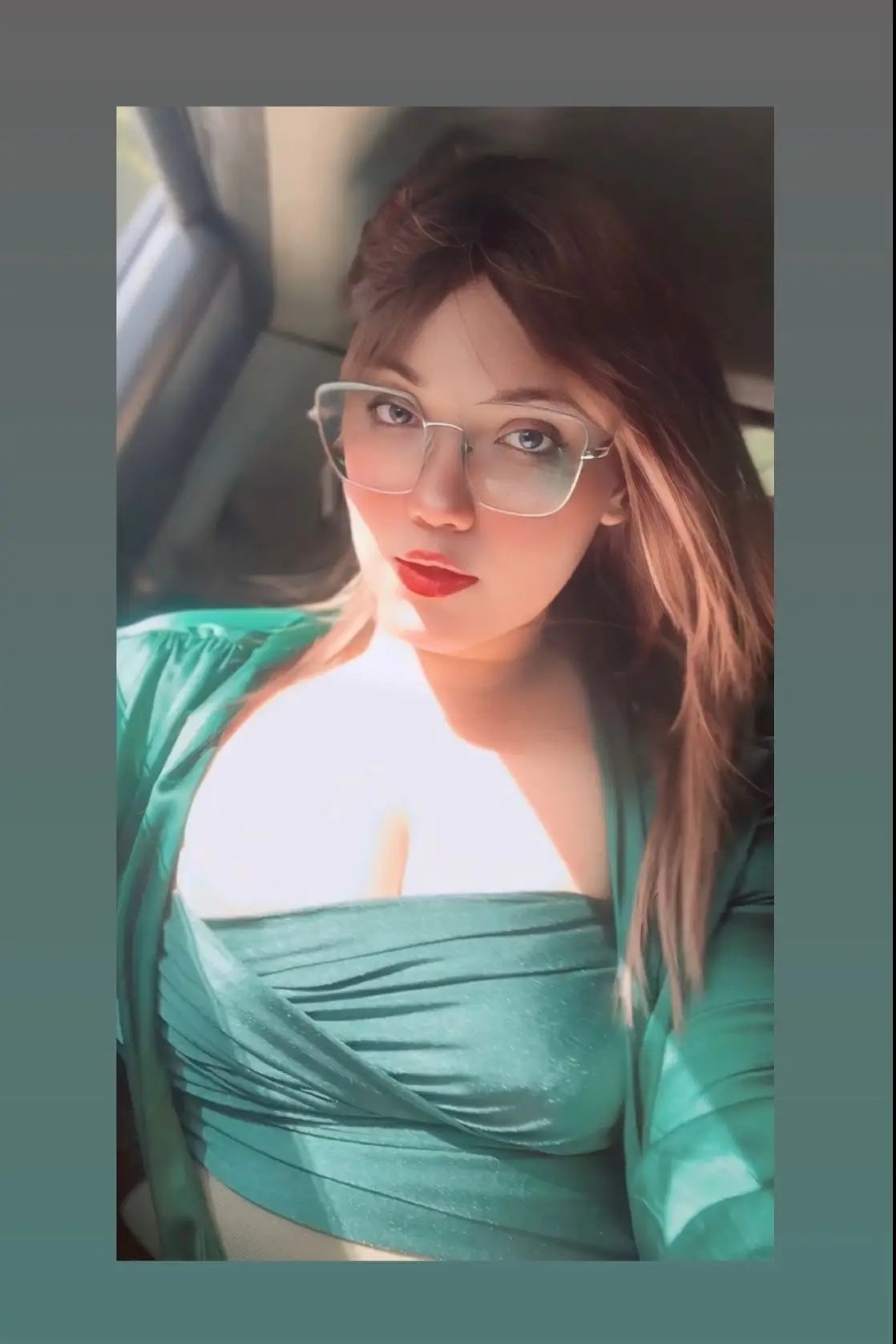 Una obra maestra sigue siendo una obra maestra aún cuando las luces se apagan y el museo está vacío 💚🍀✨ #elegant #elsalvador #dollface #dollcore #satin #tendencia #outfitoftheday #curvy #curvyfashion #curvygirlsrock