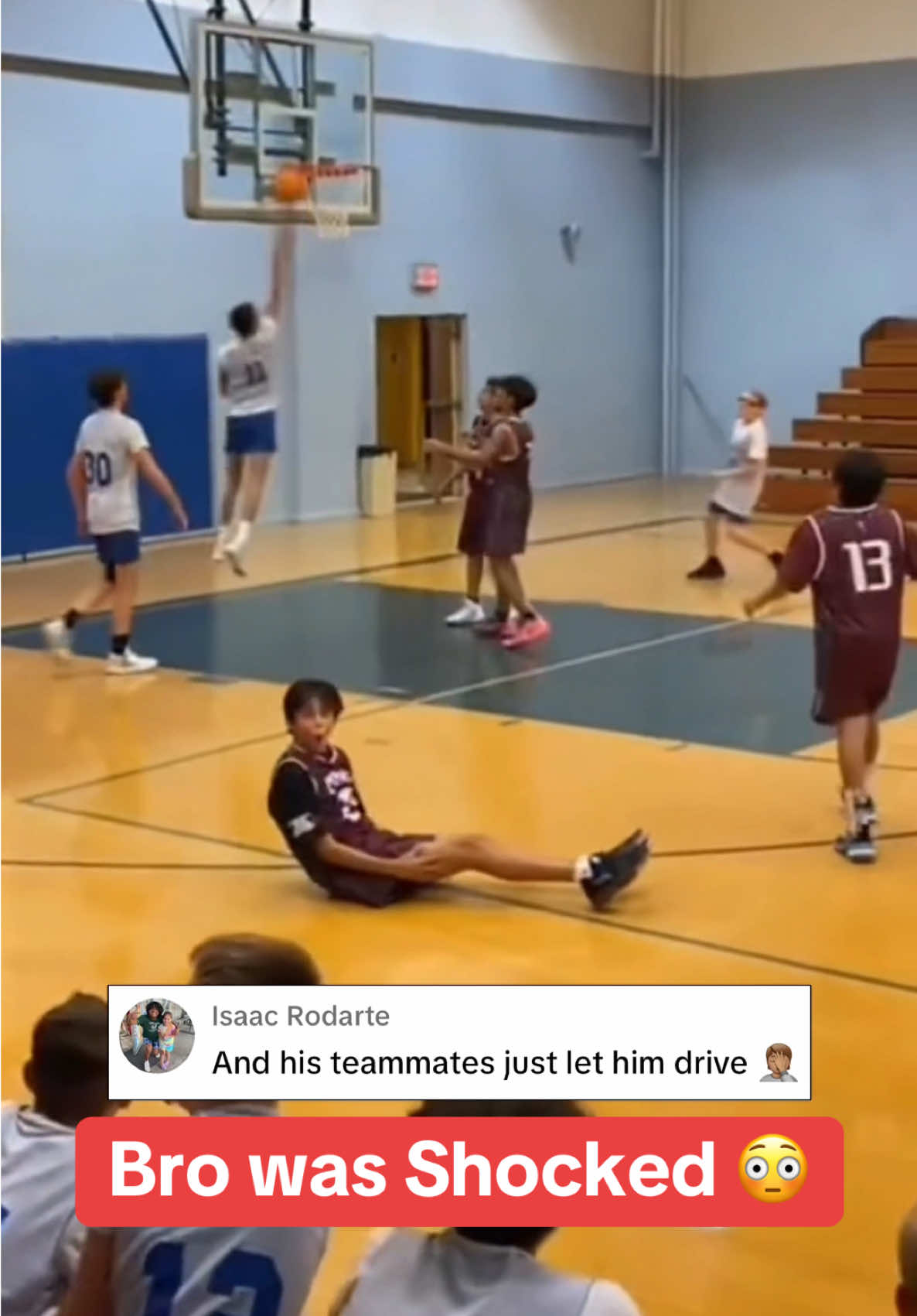 Bro didn’t know what to think 😂 @Q Isom  #basketball #anklebreaker #crossover #highschoolbasketball #athlete #highlights #shocked #funny 