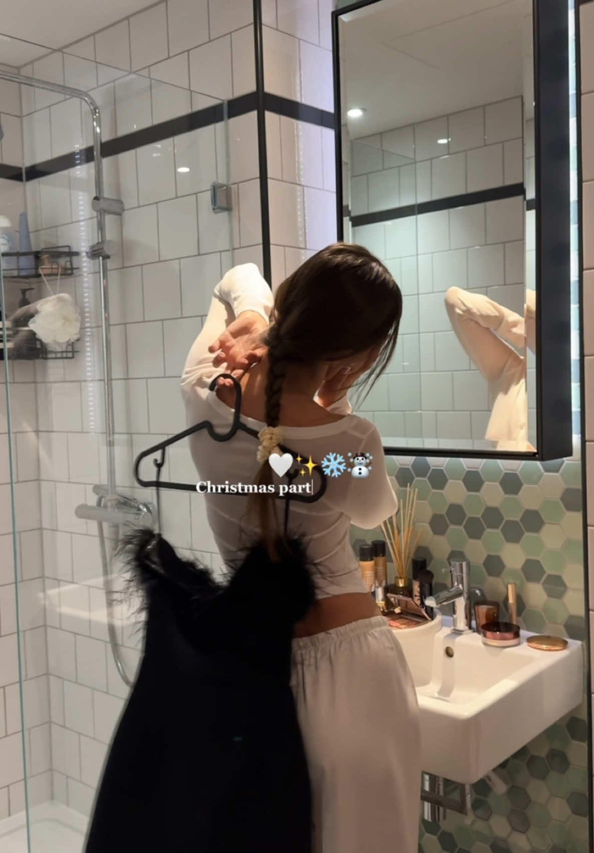 Its festive time 🥹✨🤍 #grwm #gettingready #getreadywithme #festive #ChristmasLook #christmaslooks #party   Get ready with me  Getting ready  GRWM  Grwm Christmas  Festive GRWM 