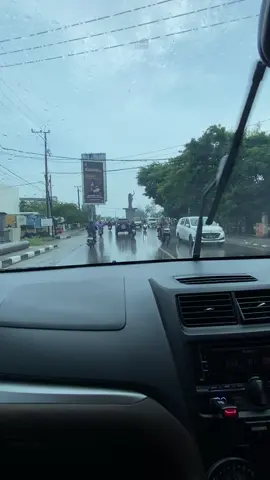 Ketika hujan pagi menyapa di kota kasih🍂🌧️ #pagihujan #hujanpagihari #katakata #sadvibes #sadsong #hujan🌧️ #fyp #kupangtiktok 