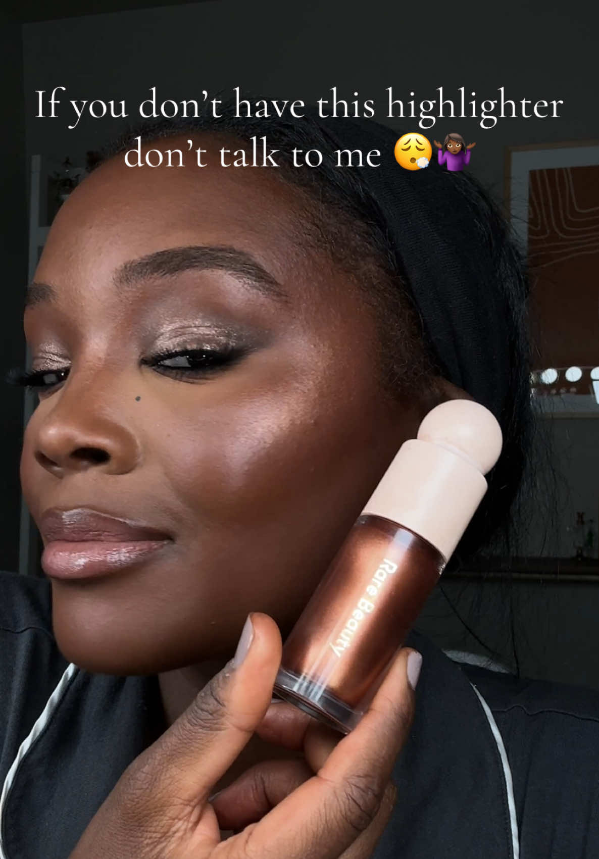 Probably the best liquid highlighter on the market!! @Rare Beauty 