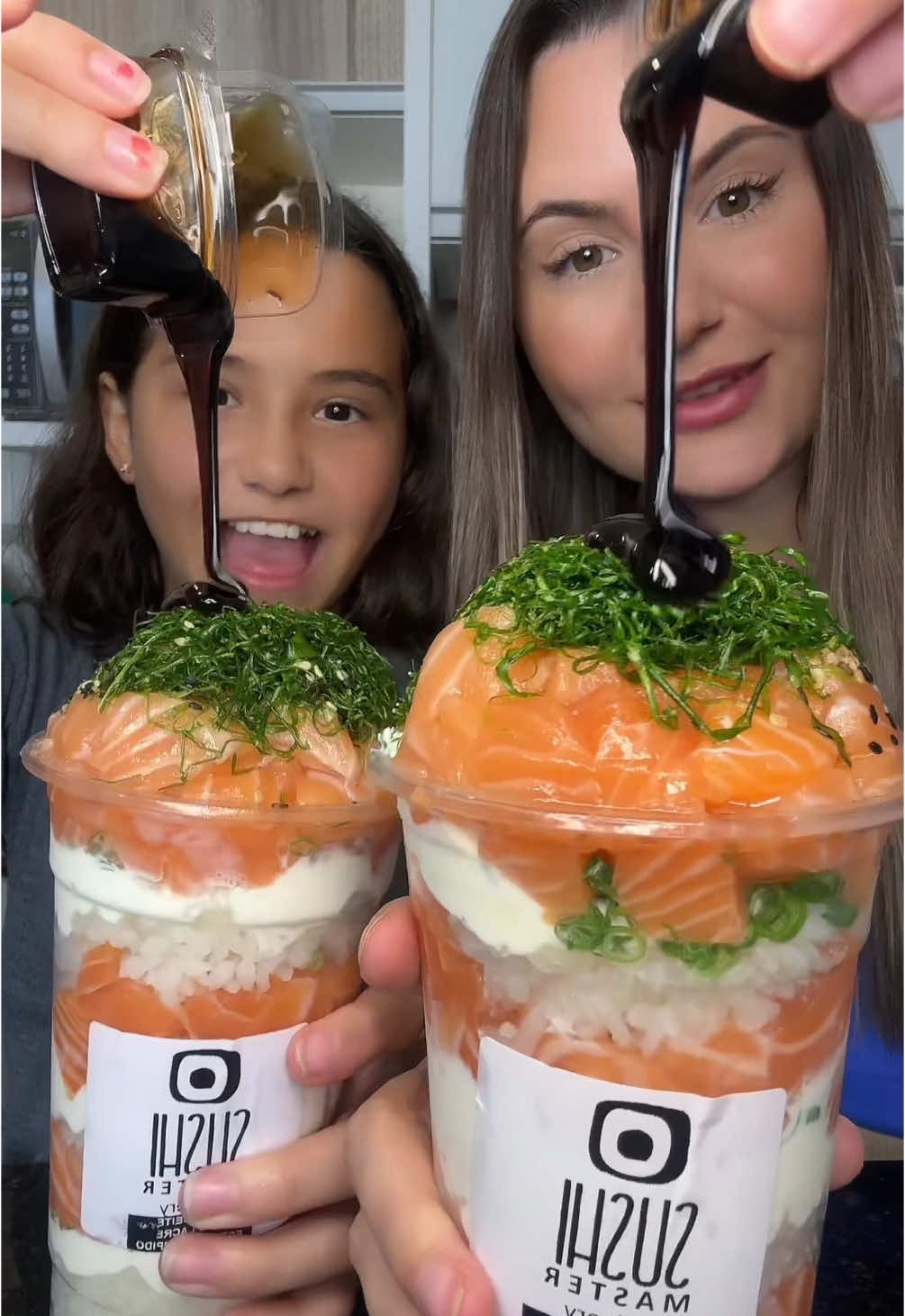 Hoje é dia de Sushi  #sushi #sushiday #food #maeefilha #comendosushi 