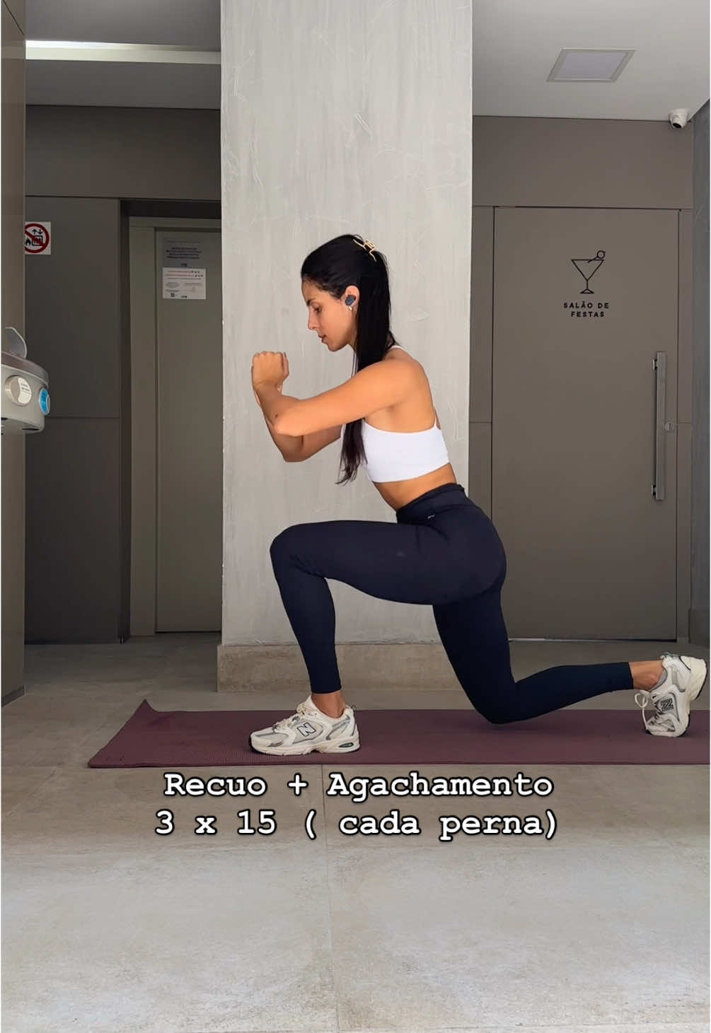 POV: Você em casa, mas o shape SLIM não tira folga! 💪✨ Bora fazer esses exercícios que salvam o dia e o corpo? 🏡💃 👀 Salva pra não esquecer e me conta depois como foi! 🚀 #Fitness #emcasa #slimvibes #dicasqueimportam