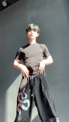 beep beep #dance #dancetrend #chinesedance #胡值树Hudson #fyp #chinafyp #asian #asianboy #chineseboy #douyin #beepdancechallenge #carhornchallenge 