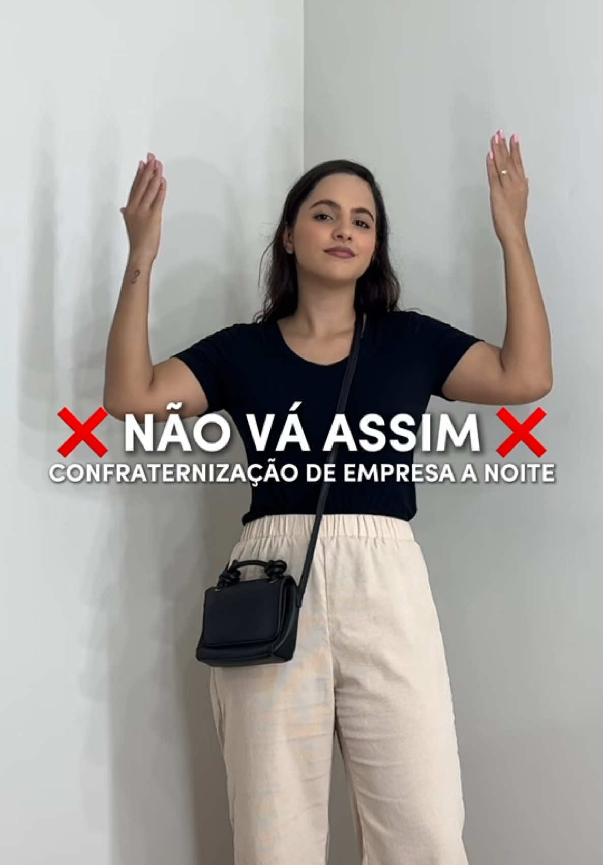 Se quiser o seu é só clicar no link da minha bio ❤️  📲 Agora você pode ter o Guia de Looks Femininos com mais de 800 combinações de looks prontos pra você se inspirar todos os dias!! No guia você encontra looks para: ✔️Natal ✔️Réveillon  ✔️Confraternização de empresa ✔️Faculdade  ✔️Churrasco ✔️Academia ✔️Batizado ✔️Jantar ✔️Show ✔️Profissões  e muuito mais!!! 🫵🏼 O guia é a solução definitiva pra você que está cansada de ser básica demais, não sabe combinar suas peças e não sabe o que usar em determinadas ocasiões! #confraternização #confraternizaçãodaempresa #lookconfraternização #looktrabalho #lookelegante #comosevestirbem #lookperfeito 