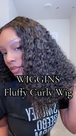 Fluffy Curly Wig from @WIGGINS__HAIR @Wigginshair_shop 💕 Im wearing 20” #wigs #gluelesswig #wiginstall #gluelesscurlywig 