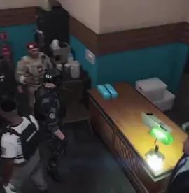 اويلي ياعبدالصمد برد خاطرنا على تحمل القادات وقوانينهم اللي ماتخلص من سنه هو لحاله اكبر من قطاعهم وقاداتهم 🔥
ِ #عبدالصمد_القرشي #قراند_حياه_واقعيه  #shongxbong #SSF  #MT 