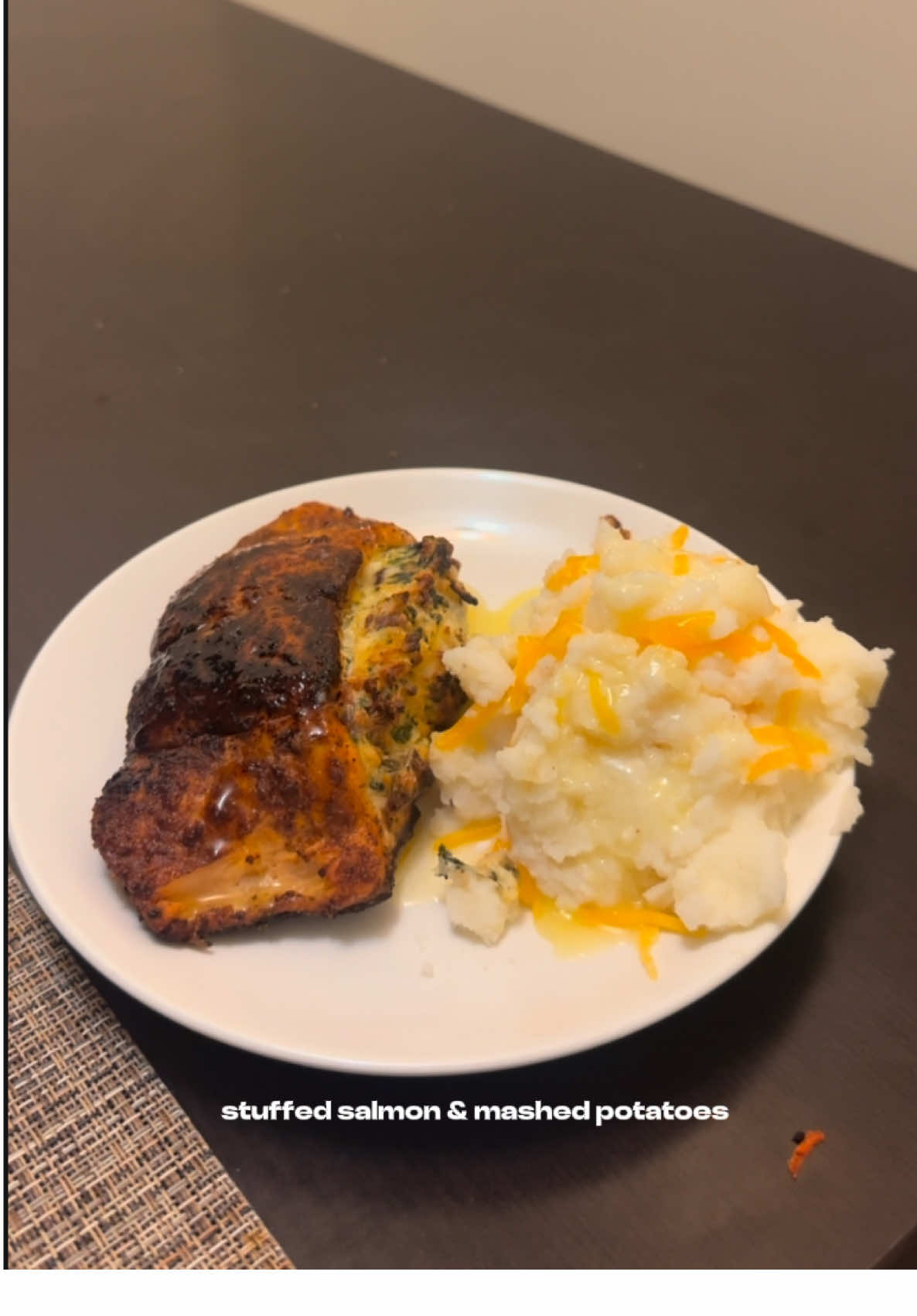 VLOGMAS Day 4: Cook with me 🍽 this was my first time making stuffed salmon with mash potatoes. Give me ideas to cook next in the comments! #Vlogmas #cookwithme #lifestylecontent #cooking #cookingtutorial #blackpeoplerecipe #Foodie #stuffedsalmon #DinnerIdeas #cooking 
