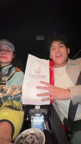 Late night food run (Yes we went through the drive thru again 👀🍔) #steakandshake #latenight #food #couple #marriedlife #besties #bff #maori #fyp #Vlog #marriagecomedy #husbandwife #foryoupage 