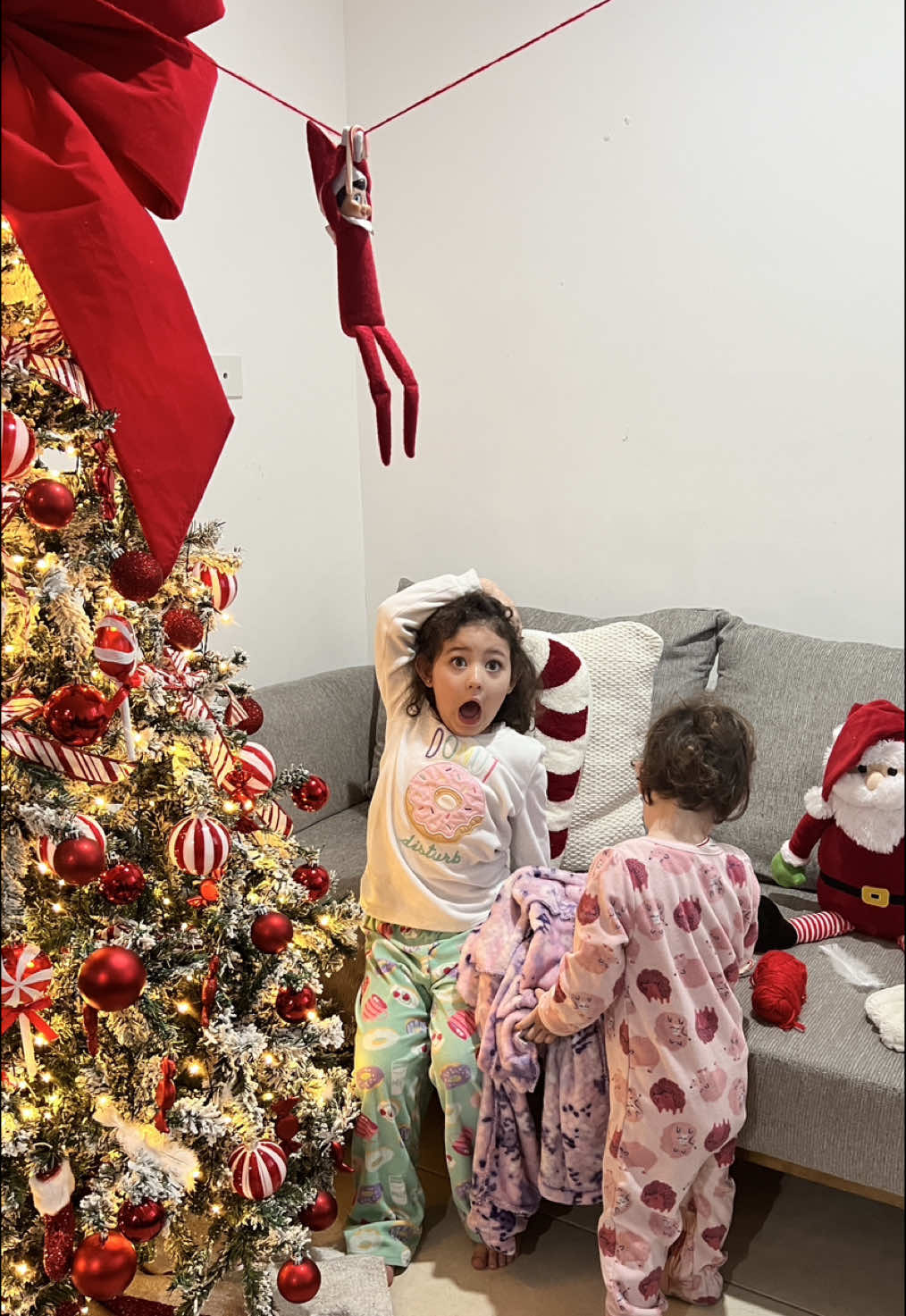 Te amamos Eva traviesa! ❤️🎄 insta / marygabby_bonilla  #elf #elfontheshelf #navidad #navidad2024 #christmas #maternidad #momtok #mamaprimeriza #vidademama #mamadedos #crianza #hijos #mamalatina #mamasoltera #mamajoven #maternidadconhumor #elfontheshelfideas #mamamexicana 