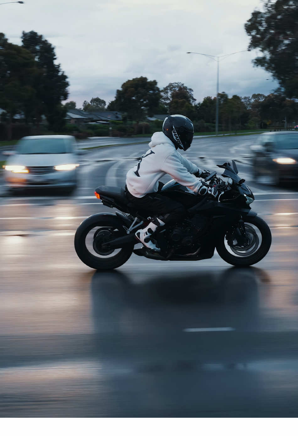 i like the way your body is <3 #fyp #motorcycle #moto #bikelife #motorbike #yamaha #bike #biker #honda #motorcycles #kawasaki #ktm #suzuki #ride #ducati #rr #bikers #motor #bmw #bikergirl #BookTok #bruh #cbr #cbr650r #bikerboy #custombike