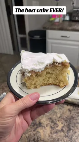 #creatorsearchinsights Best dessert ever flavorful cake mix poke cake delicious dessert #dessert #cake #cakerecipe #delicious #deliciousdessert #cakes #pokecake #falldesserts #sogood #yummy #makeit #musthaves 