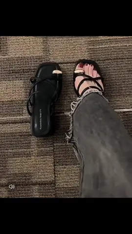 #sandalwedgeswanita #sandaltinggiwanita #sandalkekinian #sendalkoreanstayle #sandalimportpremium #fyp #needxuss #sendalviral 