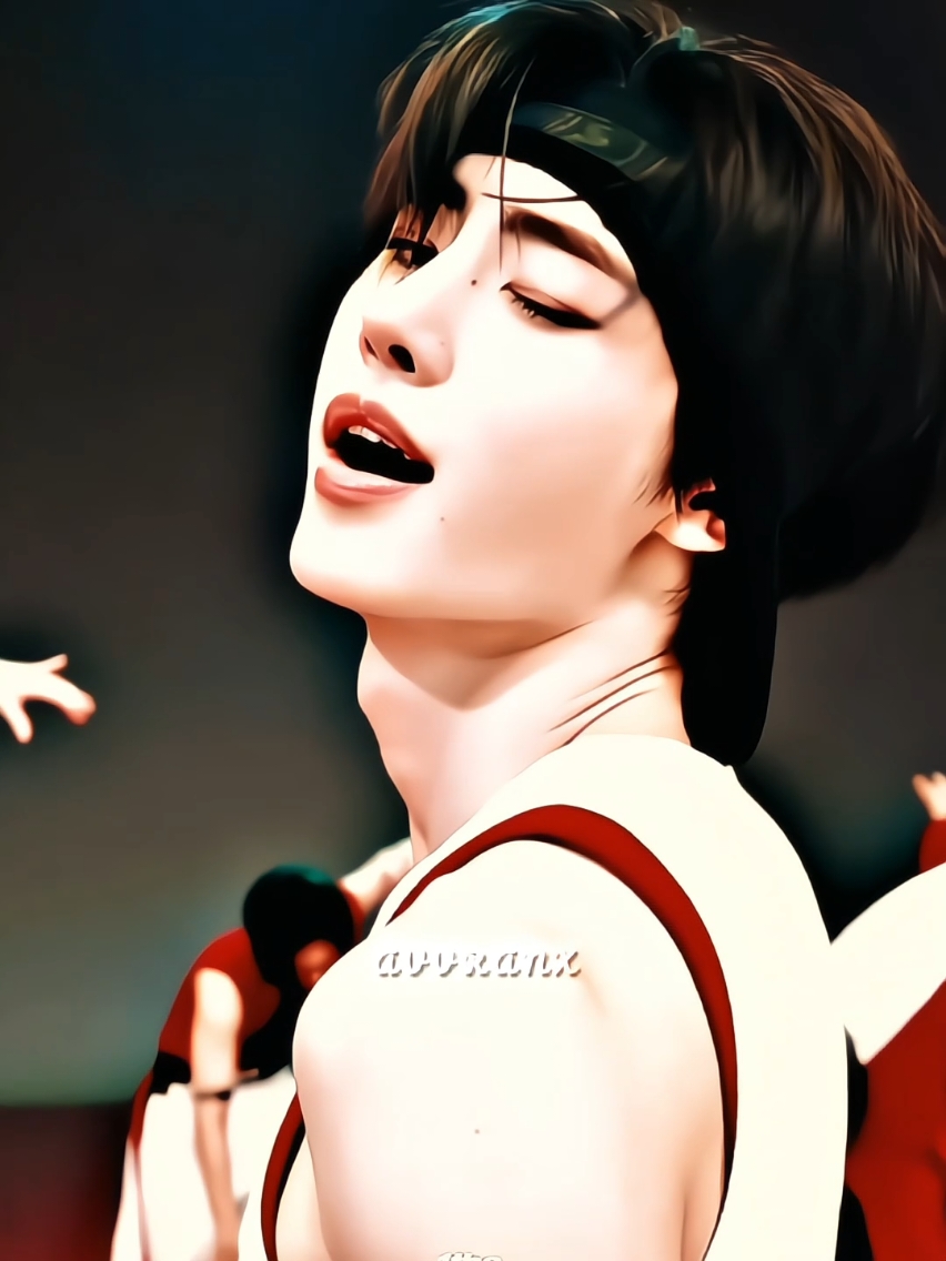 This song >> 🤌 #capcutpro @enhypen #safari #tiktok #viral #fyp #foryou #trending #edit #enhypen #parksunghoon #sunghoon #kpop #editor #best #mostliked #view #avvranx #awakedbutterfly 