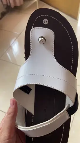 sendal pria borneo #sendal #sendalpria #sendalborneo #sendalkekinian #sendalmurah #sendalcowok #megasale1212 #fypシ゚ 