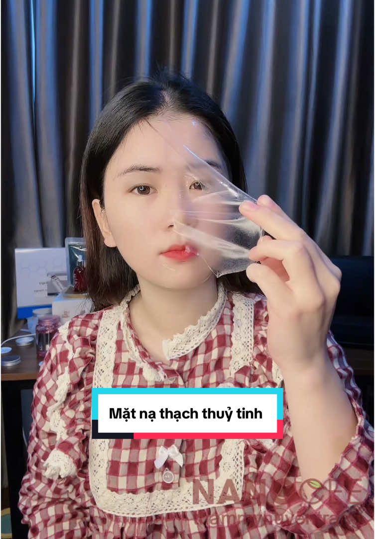 Mặt nạ thạch thuỷ tinh collagen có chứa tới 83% collagen thuỷ phân giúp cấp ẩm, dưỡng trắng và căng bóng da #thammyhuyentrang #nanocee #xuhuong #matnathach #matnathachcollagen #matnathachthuytinh 