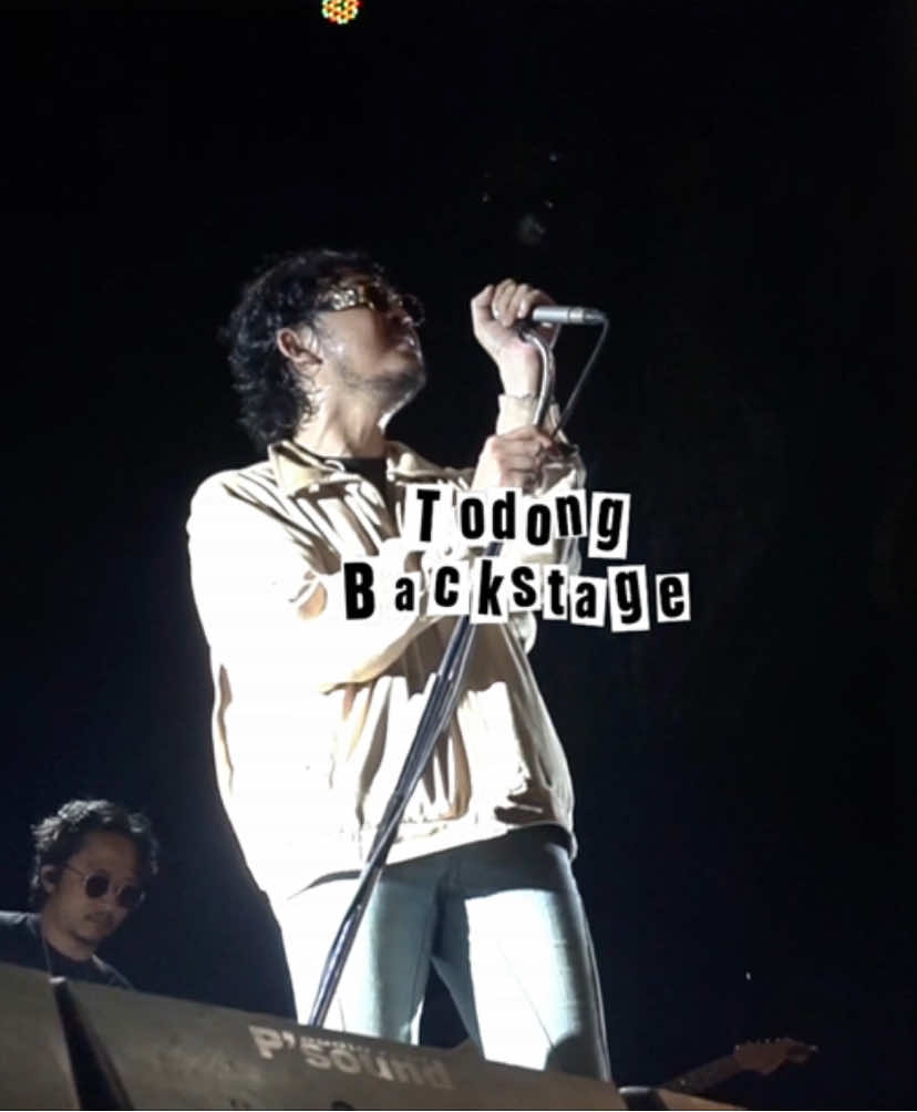 Di @maknafestiva chapter 3 kemarin, kami juga berbincang dengan @pamunqkas perihal album barunya yang cukup berbeda dari album-album sebelumnya.  Mari simak perbincangan kami dengan @pamunqkas dalam #todongbackstage Minggu kemarin #thepillarmedia #todongbackstage 