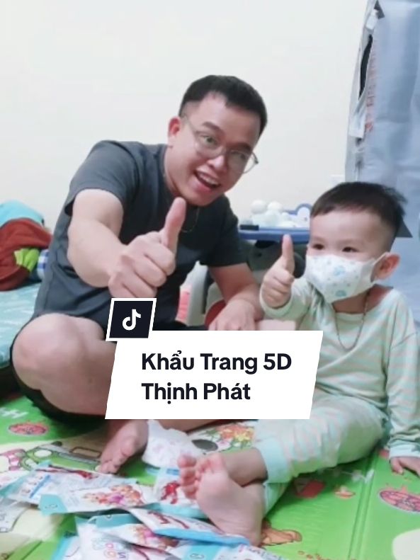Khi 2 Bố Con Review Khẩu Trang Thịnh Phát #tiktokgiaitri #khautrangthinhphat #khautrangchongnang #khautrang5d #khautrang #embedangyeu #giadinh 