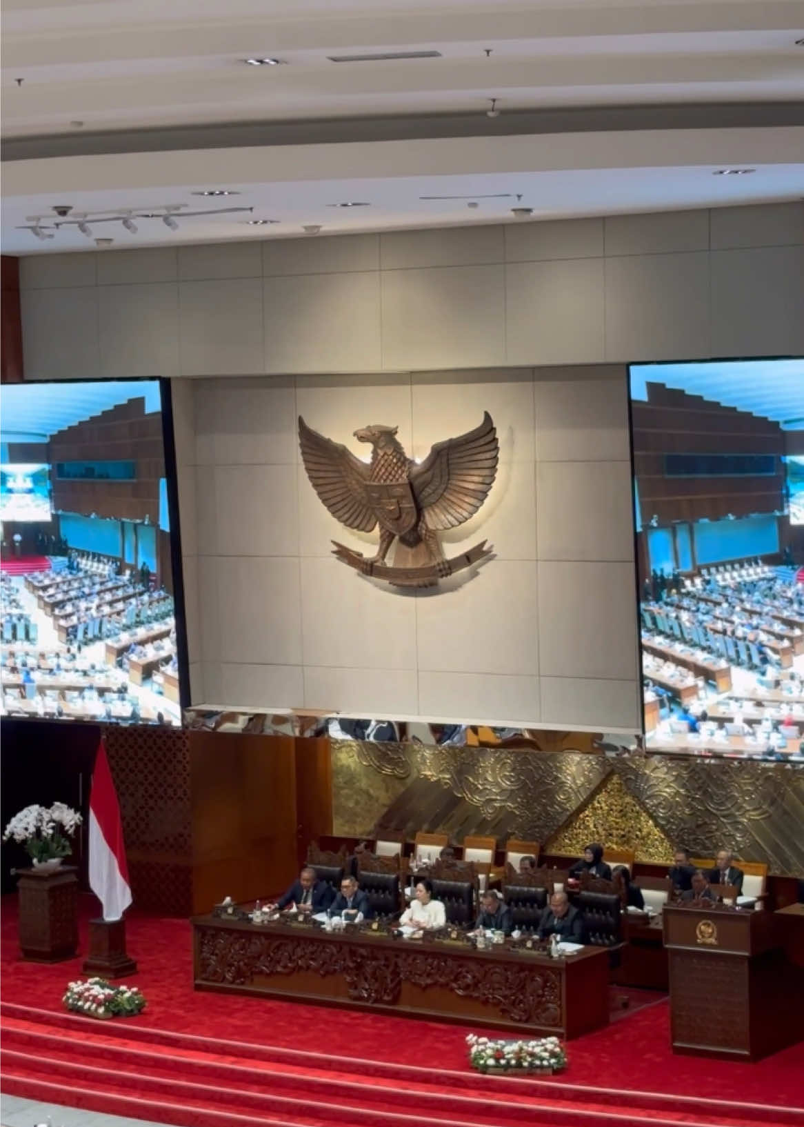 Kamis (5/12/2024) menghadiri Rapat Paripurna DPR RI untuk Mengesahkan Pimpinan dan Dewan Pengawas KPK. #ekawidodo #dprri #rapatparipurna #kpk