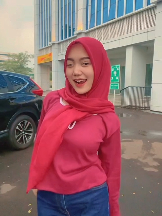 😌 #CapCut #hijabitiktok #viral #fakebodyy⚠️ #💦 #hijabviral #fypシ #fypシ゚viral #xybca #jilbabgede #awokawok #lewatberanda 