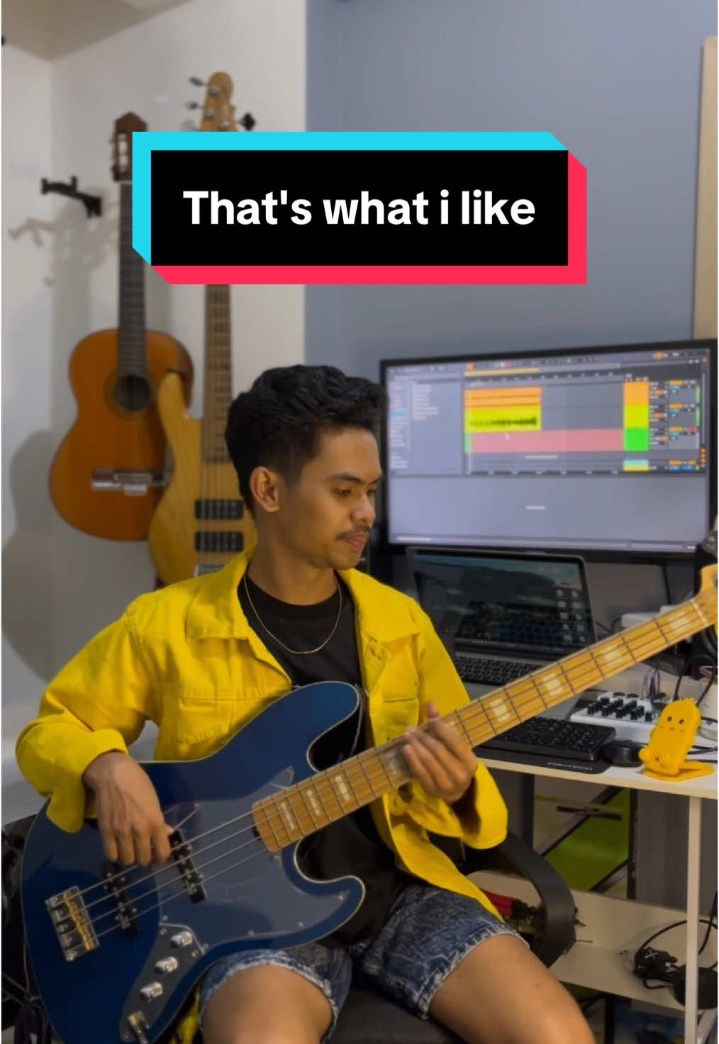 klo ga ada penonton tuh kyak lemes bgt😭😂 bass by @SQOE Guitar (SJB800) #fyp #fypシ゚viral #music #bassist #basstok #bass #basscover #coverbass #sqoe #cover #coverlagu #brunomars 