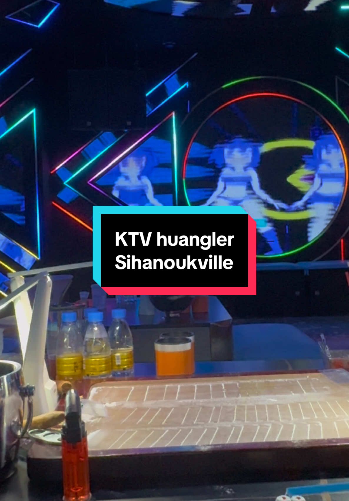 Cái khuy áo đầu tiên đã sai, những cái sau khó có thể đúng được 🙃#xuhuongtiktok #viral #viraltiktok #sihanoukville #cambodia #xahoi #rich 