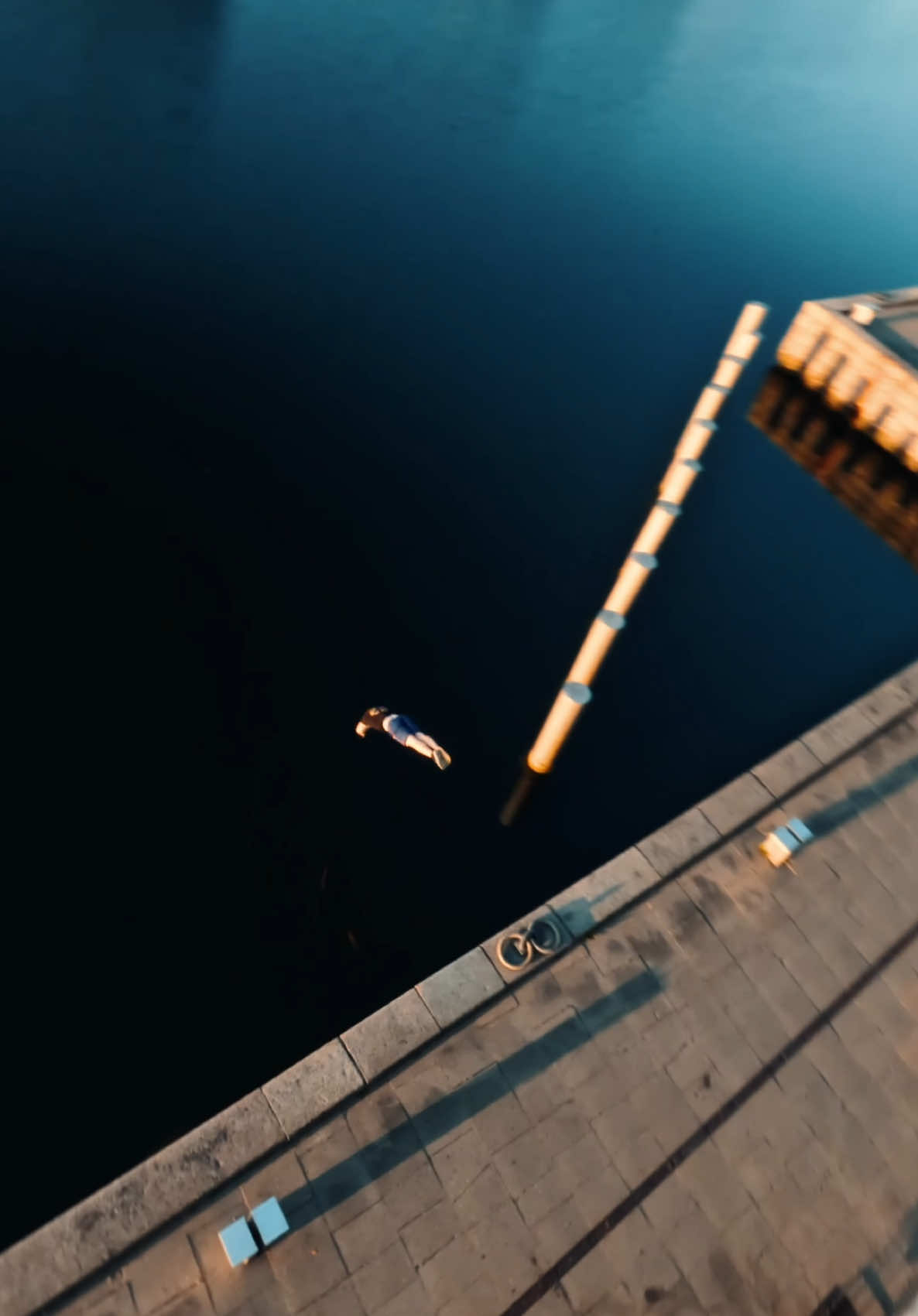 Fly like a bird 🦅🏃‍♂️🚀 #fpv #copenhagen #fullsend #fyp #woohoo 