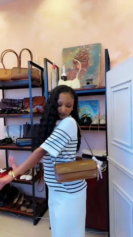 @✿ M E R O N ✿ at Luvinen again ♥️ . . #addisababatiktok #habeshatiktok #fashiontiktok #physicalshop #bags #classyoutfits 