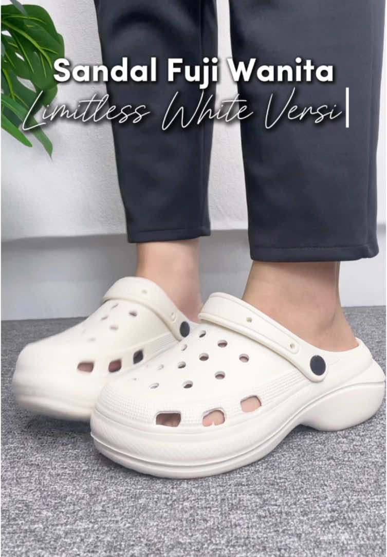 Sandal Wanita Best Seller 🌸 #MegaGuncang1212 #megaguncang1212 #guncanggajian #racuntiktok #promo #fyp #diskontiktokshop #fypシ゚viral #belilokaltiktok #hargaspesial #sandalbestseller #sandaljelly #fashiontiktok #sandalwanita #sandalmurah #belilokal #koreanstyle 