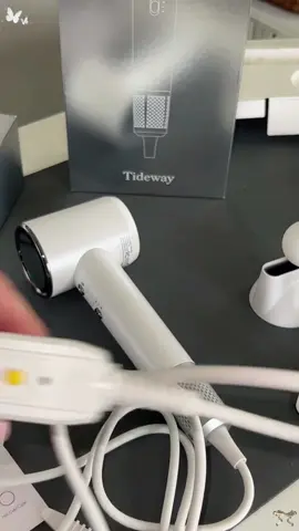 Tideway high-speed hair dryer titanium version hair dryer brushless motor and ion technology 4 temperature settings