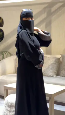 #fyppppppppppppppppppppppp #عبايه #براند_سعودي #explore #الشعب_الصيني_ماله_حل😂😂 #foryou #viralvideo #ex #عبايات_سوداء #عبايات_شتوية #viral #video #fyp 