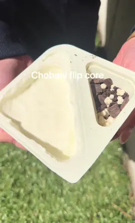 Ignore that the second one i missed it and my gremlin hands🥲 #chobani #chobaniflip #ilovechobaniflips #yumyuminmutumtum 