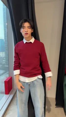บอกเลยว่า เป็นคนเงียบๆครับ ไม่ถนัดเต็น #pondponlawit 