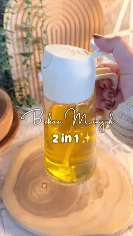 Sukanyaaa bekas minyak 2 in 1 ni😍 dah la cantik nampak mahal yang penting tak akan leaking & nampak comot✨😍 Jom laju2 grab harga sangat jimat tau!✨🎀 #homedecor  #homedesign  #bekasminyakmasak  #barangviral  #affiliate  #fyp  #fyppppppppppppppppppppppp 