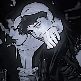 اصمطه بتااك❤️‍🩹🫵🏻#فيديو_ستار🚸🔥 #تصميم_فيديوهات🎶🎤🎬 #ستوريات #fyp 