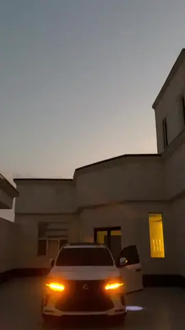 على اللكزس اللي ما بعد صداره بهوا