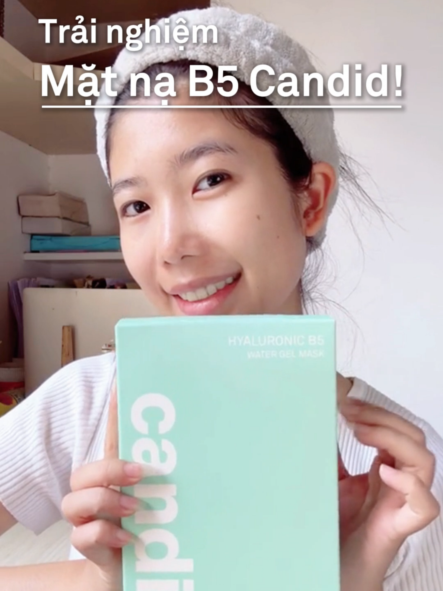 LÀM DỊU LÀN DA KÍCH ỨNG, NHẠY CẢM, KHÔ RÁP CHỈ VỚI 15 PHÚT​ 😍 Như một vì tinh tú, Mặt nạ HA B5 mới từ nhà Candid xuất hiện và giải cứu làn da kích ứng, nhạy cảm chỉ trong 15 phút! ​ 💚 Có chứa phức hợp đến 10 loại HA đa phân tử giúp da được cấp ẩm đa tầng.​ 💚 Panthenol, Allantoin và Beta-glucan có tác dụng làm dịu da, phục hồi tổn thương và thúc đẩy quá trình tái tạo hàng rào bảo vệ da.​ 💚 Làm từ chất liệu Tencel 100% tự nhiên và lành tính với mọi loại da. Là chất liệu 