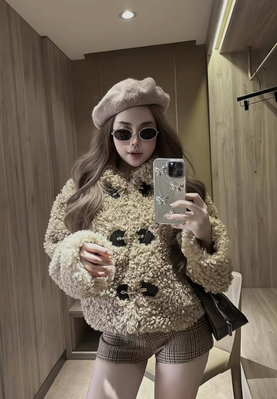 Áo khoác lông dáng ngắn khoá ngọc siêu sang chảnh#aoxinh #aokhoacnu #aokhoaclong #thoitrangnu #oufit #oufitmoingay #xuhuongtiktok 