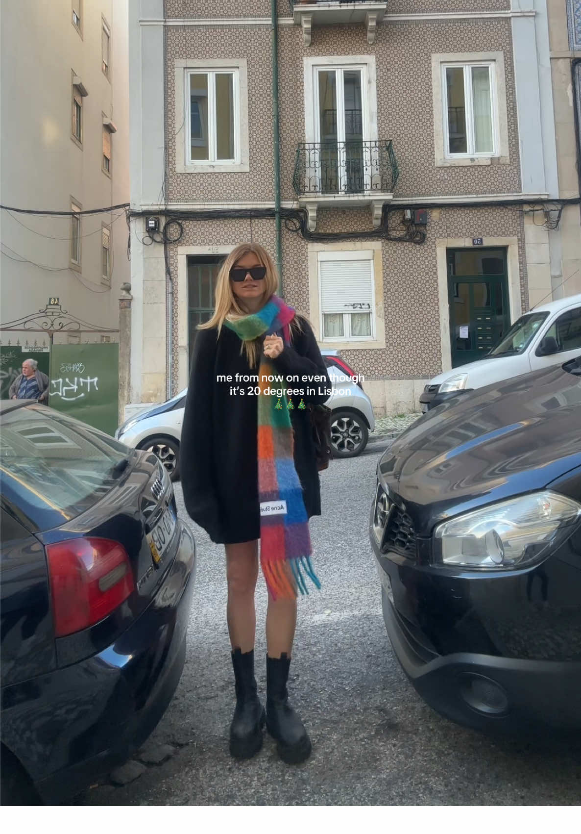 Counting the daaays 🎄 #fitcheck #lifeinyour20s #OOTD #lissabon #whattowear #outfitideas #outfitdetails #lisbonportugal #pinterest #pinterestaesthetic #lisbonportugal 