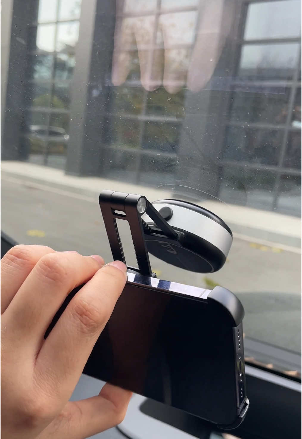 El soporte para teléfono con ventosa eléctrica ha sufrido otra gran actualización. No solo es adecuado para usar en coches, sino que se puede utilizar en cualquier escenario de la vida. #carholder #bathroomholder #phoneholder#magneticholder#kitchenholder#typ#cars #carholder #bathroomholder #phoneholder#magneticholder#falldealsforyou#bathroomholder#phonehold#halloween2024 #blackfriday #blackfriday2024 #tiktokshopblackfriday #tiktokshopblackfriday2024 #blackfridayearlydeals #tiktokshopcybermonday #tiktokshopholidaysale #deals #sale #flashsale #tiktokshopholidaydeals #Christmas #Christmasdeals #Christmas2024 #Christmasearlydeals #falldealsforyou