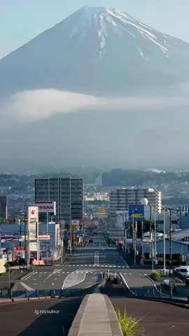 Gunung Fuji Lgi Bagus””nya.. Sudah Kelihatan Saljunya.. #kenshuseijapan🇮🇩🇯🇵🎌 #pejuangrupiah #jishusei🇯🇵🇲🇨 #lewatberanda #fypage #fuji #japanese 
