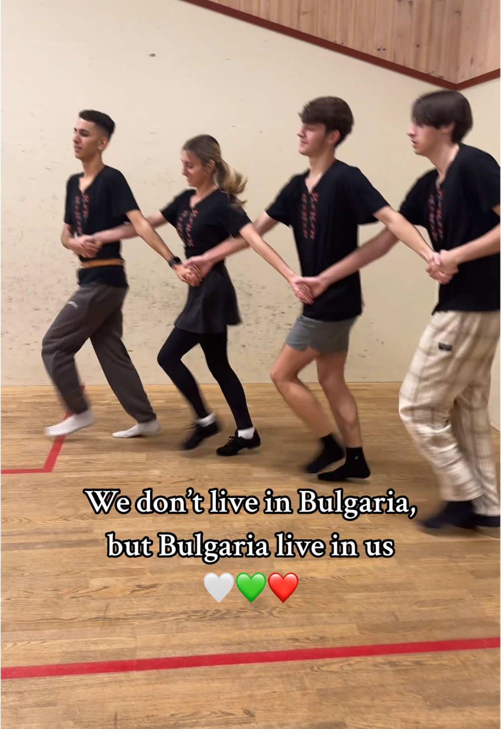 Keeping the Bulgarian traditions alive 🇧🇬❤️ #folkdance #народнитанци #bulgaria🇧🇬 #bulgariantiktok #fyp #българия🇧🇬 #culture #folklore #dancer #balkan 