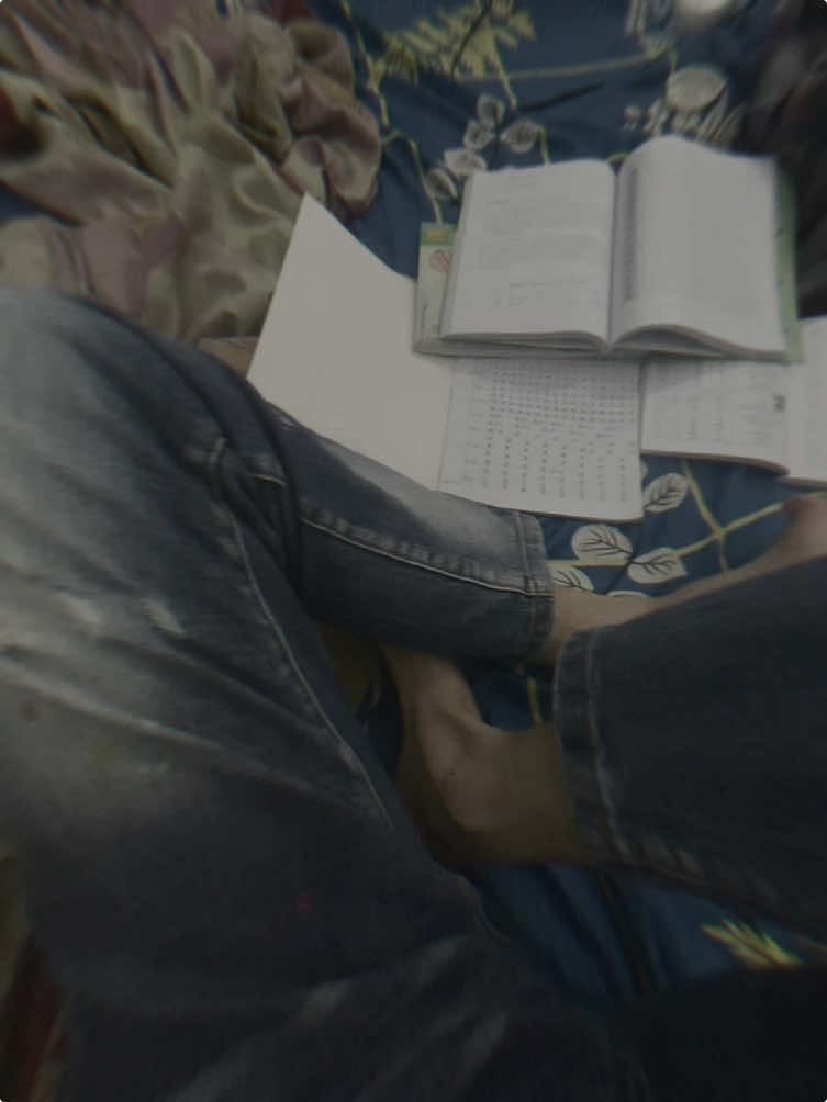 Hồi nhỏ sợ trời sáng , vì dậy rồi phải đi học . Lớn lên càng sợ trời sáng hơn nữa , vì tỉnh giấc ta lại phải vận lộn bôn ba với đời ... 