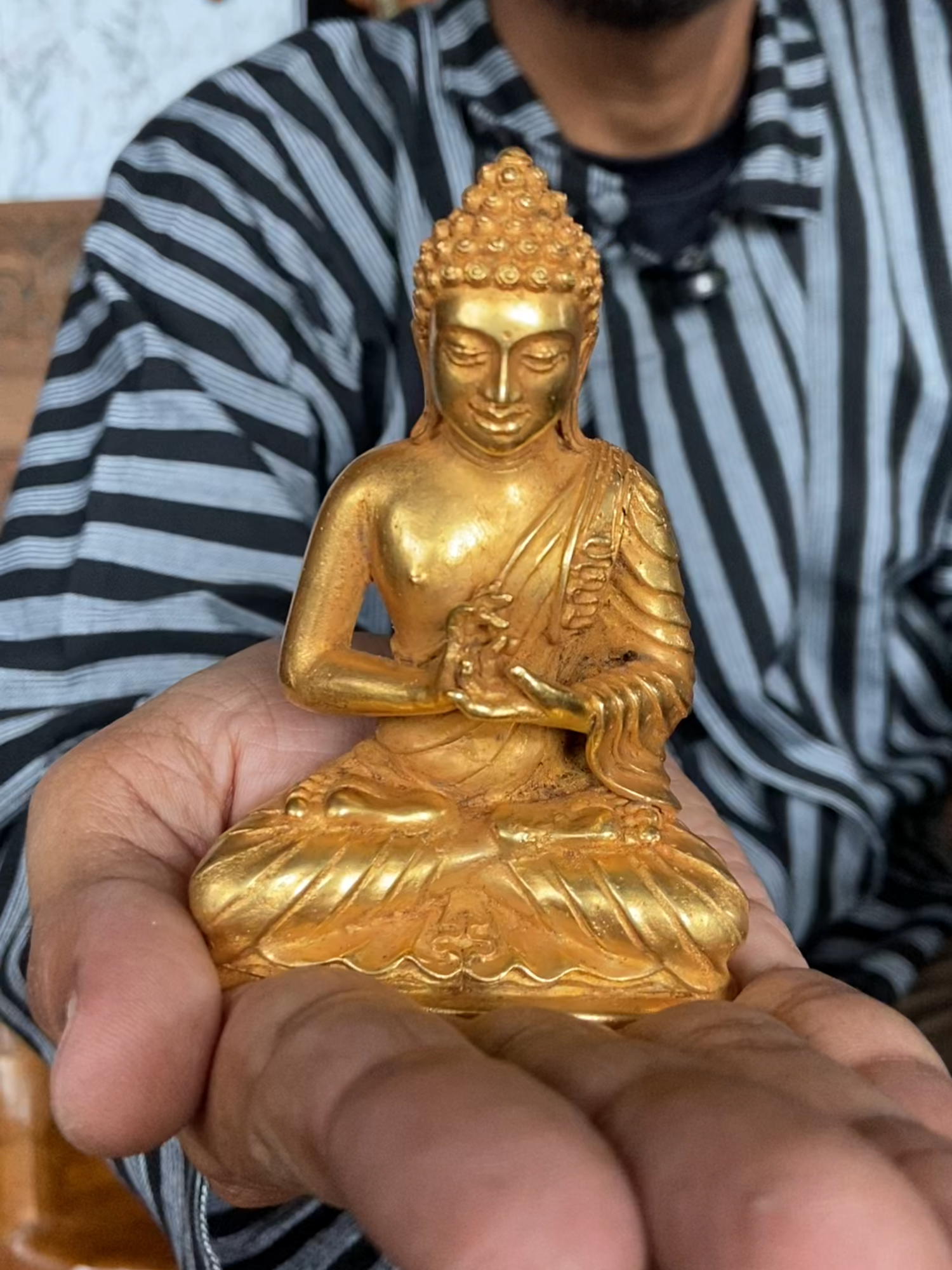 PATUNG BUDDHA EMAS !!! Berbahan emas dengan detail yang sangat bagus, salah satu koleksi masterpiece Warung Antik... #warungantik #keris #kerispusaka #pusakaindonesia #budaya #budayajawa #kerispusakaindonesia #kerisnusantara #kerismataram #kerisantik #keristuban #kerisraksasa #budayaindonesia #ethnic #pusaka #pusakanusantara #history #etnik #kuno #antik #majapahit #sriwijaya #medang #kerajaanmedang #medangkamulan #bethok #kadga #tilam #wedung #budha #buddha