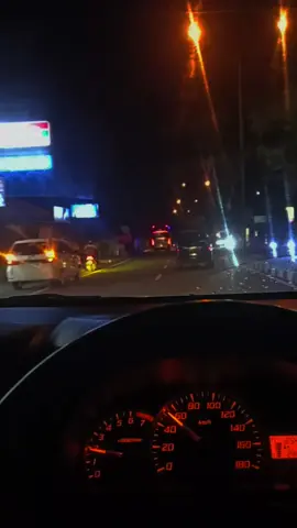 #nyupir #avanza #mentahannyetir #nyetirsendiri #jalan #malam #magelang 