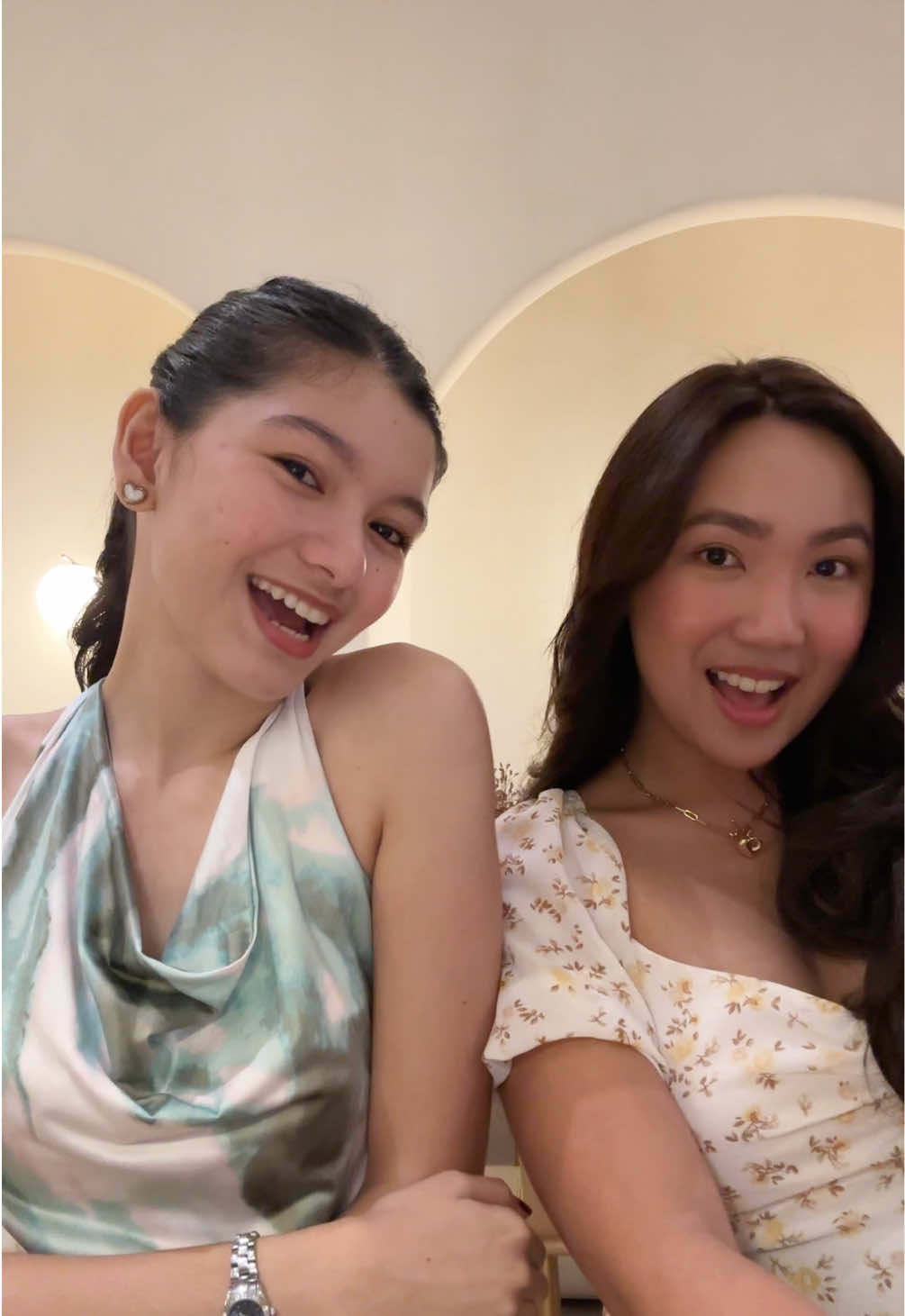 —late post for the Birthday Girl!! Finally had the chance to recreate this tiktok trend (about 4 weeks ago) 👭🏻 But back to being long-distance 😤 Miss this gurl so much 🫶 @angelmeshy  #longdistancefriendship #besties #girlhood #longdistancebestfriend #tiktoktrend #foryou #twoprettybestfriends 🤪