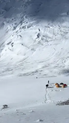 Lenin Peak, Kyrgyzstan, Camp 2-Camp 3 - 5,134m to 6,145m . . #expedition #training #mountainexpedition #Fitness #mountainfit #expeditionfit  #extremesport #explorer #Kyrgyzstan  #mountain #goals #ambition #success #wildlifeconservation #climatechange #gym #fyp #trending #publicspeaking #growth #inspire #potential #watches #watchesofinstagram 