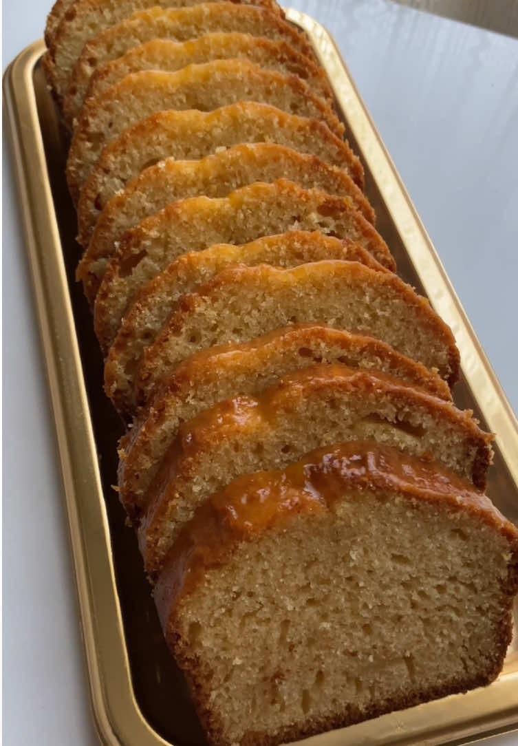 🍉Ingrédients: -4 œufs  -200g de sucre  -1 pincée de sel  -Zeste et jus d’un citron  -130g de beurre fondu  -70ml de lait  -200g de farine  -1 sachet de levure chimique  •Cuisson:45-50min à 180 degrés  #gateau #cake #ideegouter #gouter #cuisinefacile #cuisinetiktok #tiktokcooks #recettesucrée #recettes #recipies #yummy #foodies #pourtoi #pourtoipage #foryoupage #explore #viralvideos #frypgシ #explorepage✨ #CapCut 